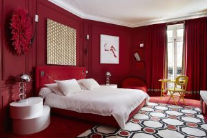 dormitorio color rojo y blanco